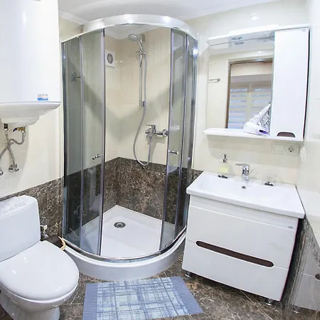 Apartament сучасна на площі ринок 3 після ремонту у місті львові самий центер