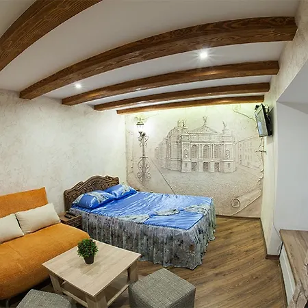 сучасна на площі ринок 3 після ремонту у місті львові самий центер *