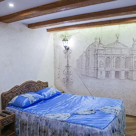 сучасна на площі ринок 3 після ремонту у місті львові самий центер Lviv