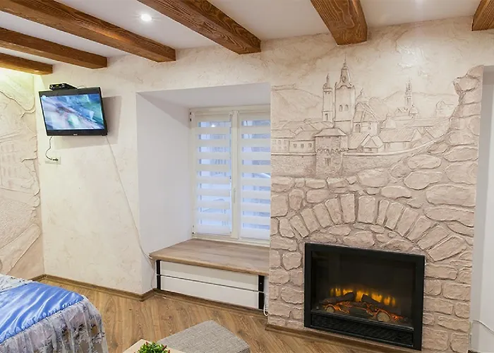 сучасна на площі ринок 3 після ремонту у місті львові самий центер *