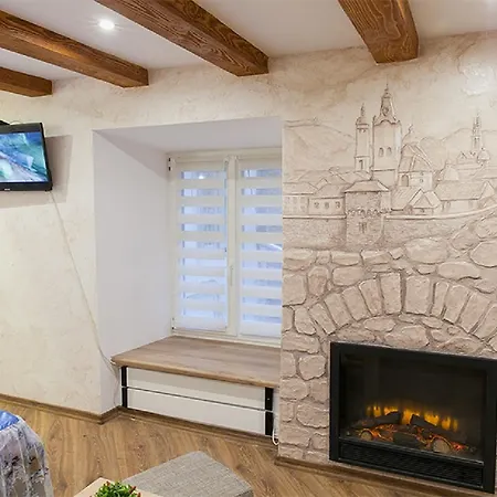 сучасна на площі ринок 3 після ремонту у місті львові самий центер *