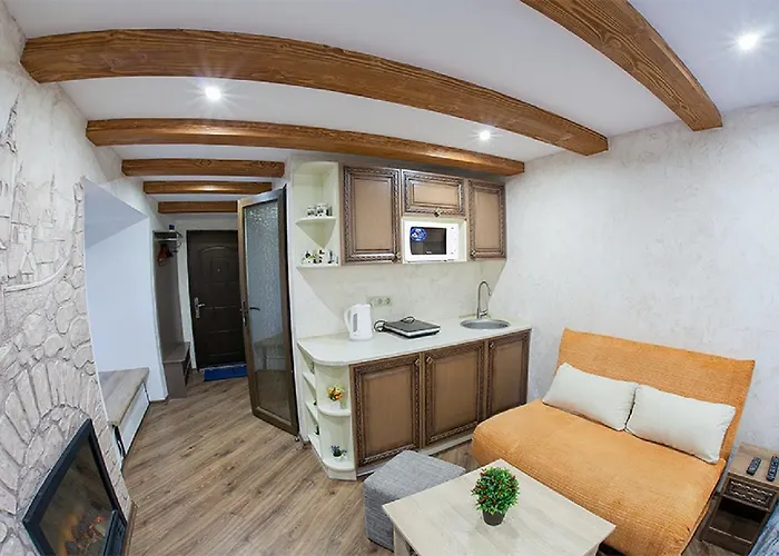 сучасна на площі ринок 3 після ремонту у місті львові самий центер